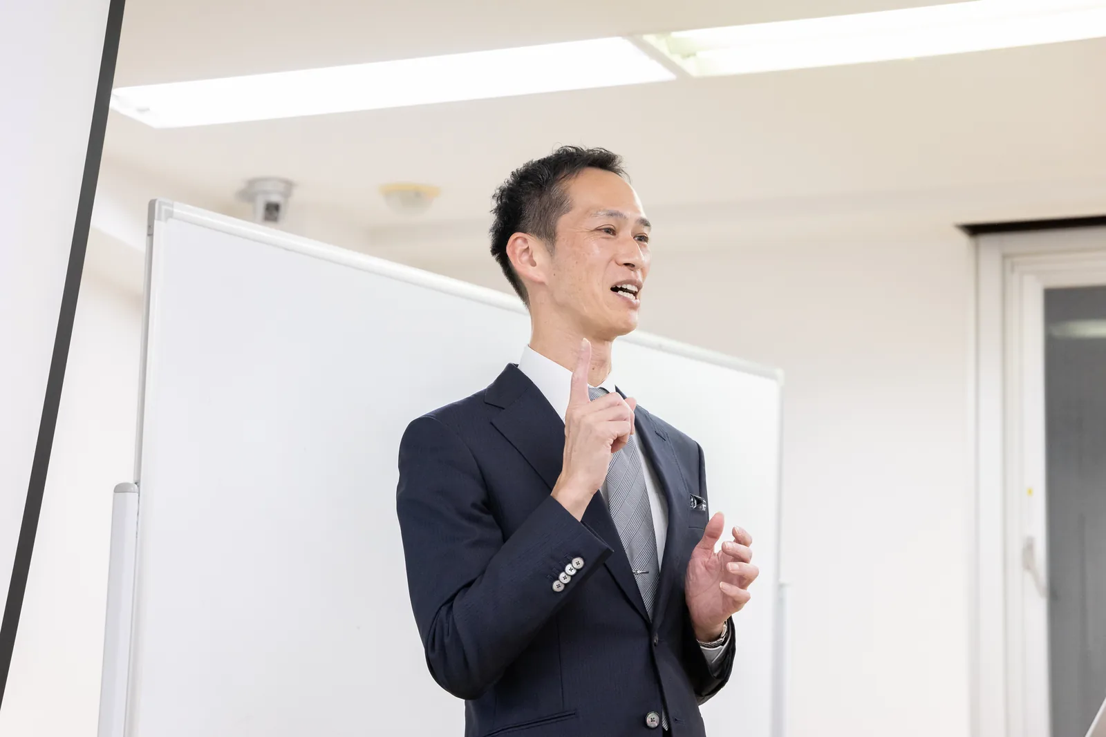 経営者向けセミナーで話す井口大成